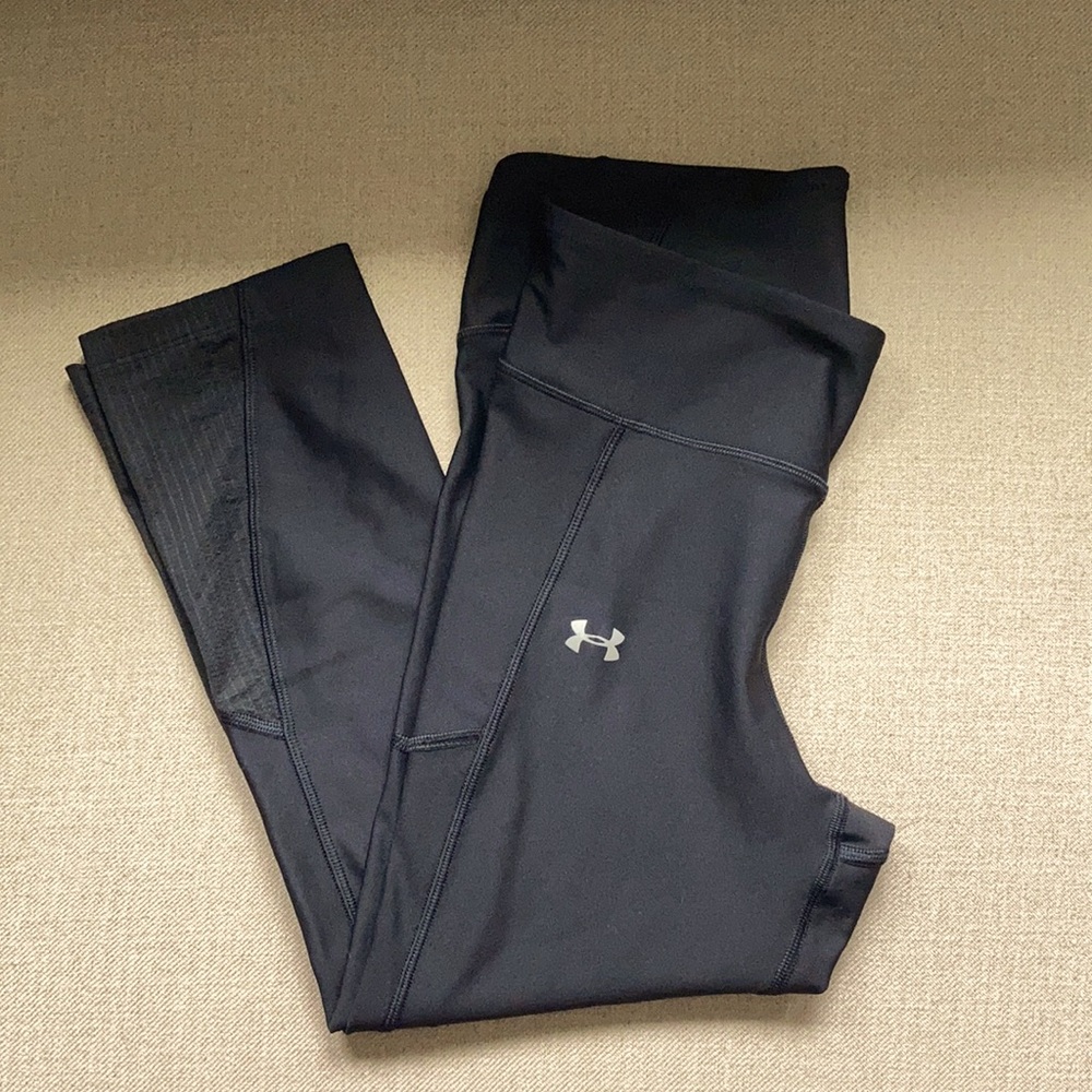 Women’s Under Armour Cropped Leggings With Zipper Pocket